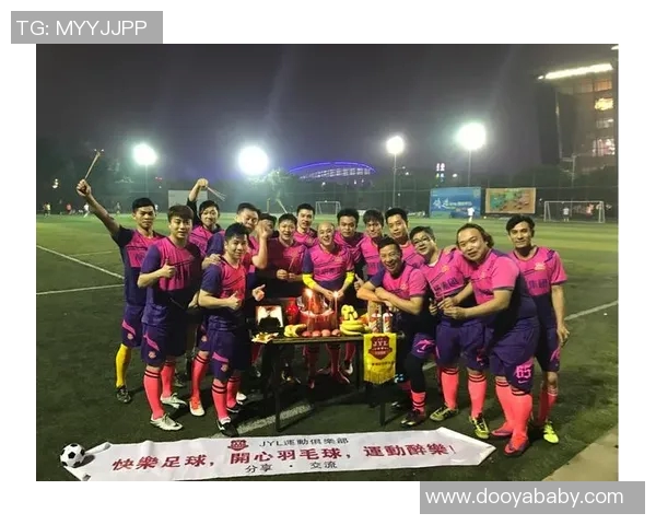 南京足球队荣登足球团队协作排行榜第十名展现出色团队精神与默契配合 南京足球队荣登足球团队协作排行榜第十名展现出色团队精神与默契配合