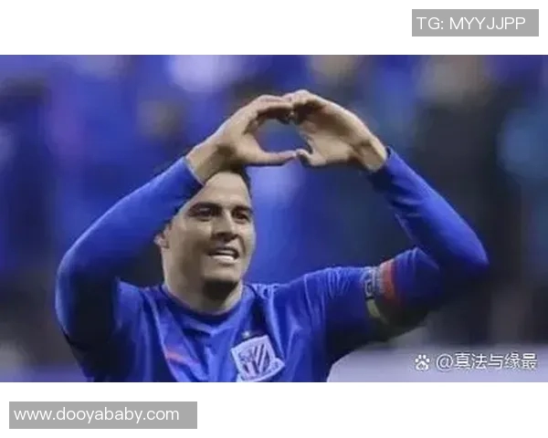 足球明星感人瞬间泪水流下的背后故事与情感揭秘